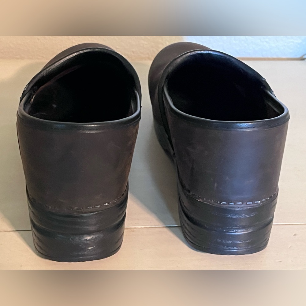 Dansko Women’s Brown Leather Clogs - Picture 2 of 5
